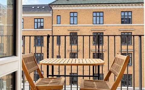 Islands Brygge - Bright Apartment - Water - 2 Br: Balcony / Terrace / Patio