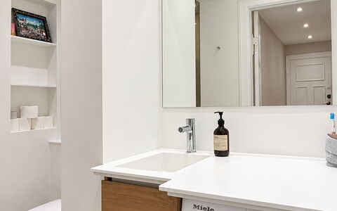 Islands Brygge - Bright Apartment - Water - 2 Br: Bathroom