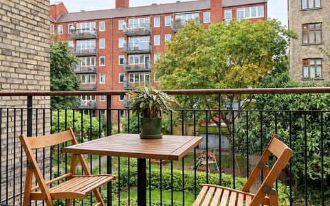 Nørrebro - 4 People - 2 Br - Close to Lakes: Balcony / Terrace / Patio