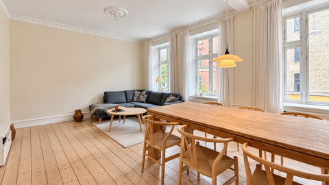 Nørrebro - 4 People - 2 Br - Close to Lakes: Living Room