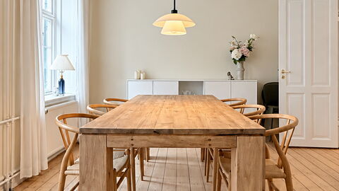 Nørrebro - 4 People - 2 Br - Close to Lakes: Dining Room
