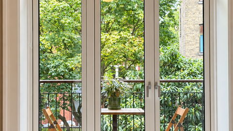 Nørrebro - 4 People - 2 Br - Close to Lakes: Balcony / Terrace / Patio