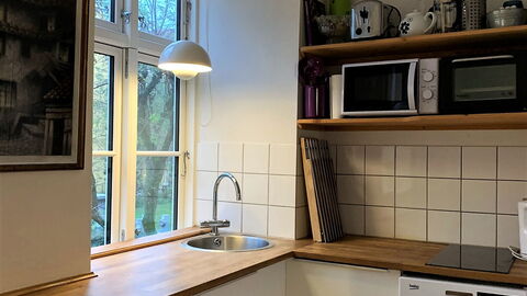 Center - Close To Everything - Close To The King: Dining Room, Kitchen