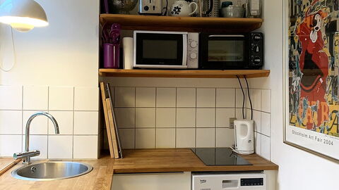 Center - Close To Everything - Close To The King: Dining Room, Kitchen