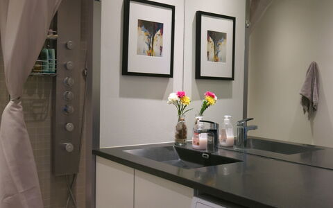 Islands Brygge - Nice View 8th Floor: Bathroom