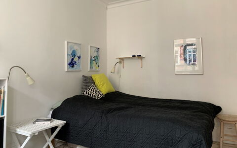 Close To The Lakes - Close To Center