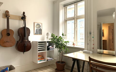 Close To The Lakes - Close To Center