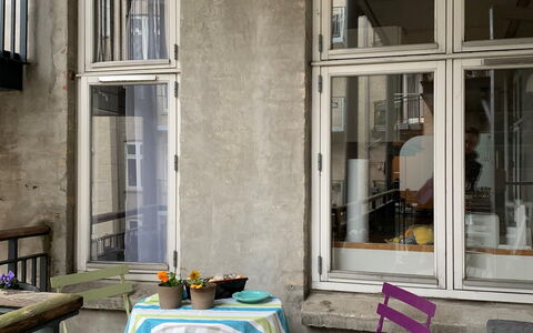 Close To The Lakes - Close To Center