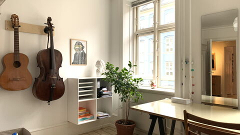 Close To The Lakes - Close To Center