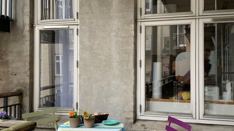 Close To The Lakes - Close To Center