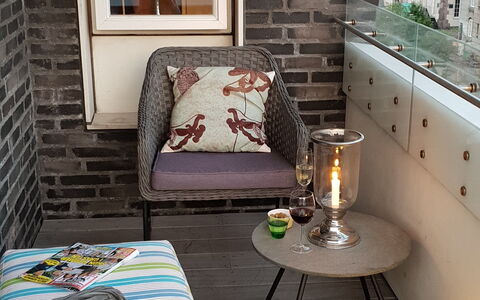 Free Parking - 1 Br - 2 People - Close To Water: Balcony / Terrace / Patio