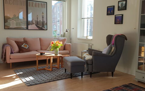 Free Parking - 1 Br - 2 People - Close To Water: Living Room