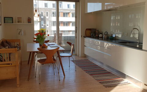 Free Parking - 1 Br - 2 People - Close To Water: Dining Room, Kitchen
