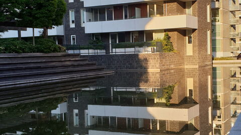 Free Parking - 1 Br - 2 People - Close To Water: Building Exterior