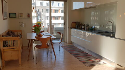 Free Parking - 1 Br - 2 People - Close To Water: Dining Room, Kitchen