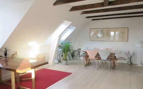 Østerbro - 2 Bedrooms - 5 People: Dining Room, Living Room