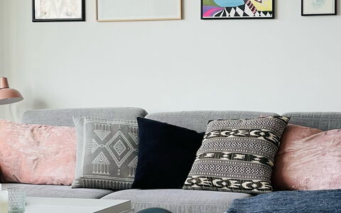 Close To The Opera: Living Room