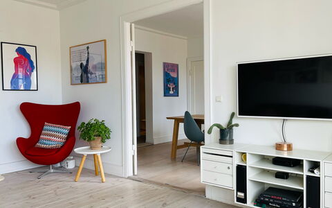 Close To The Opera: Living Room