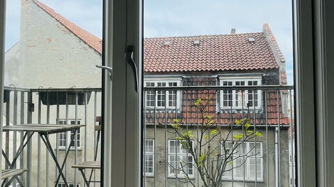 Close To The Opera: Balcony / Terrace / Patio