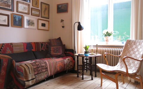 Center - Close To The King- 2 Persons: Common Room, Living Room