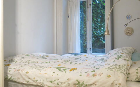 Center - Close To The King- 2 Persons: Bedroom